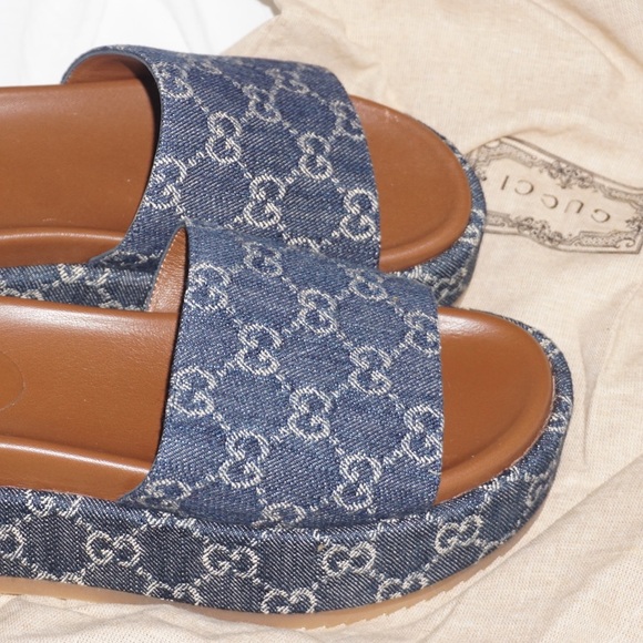 GUCCI PLATFORM SANDALS - Picture 2 of 3